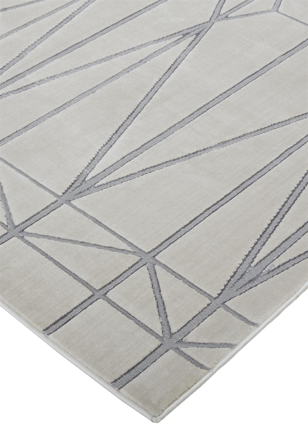 4' X 6' White Silver And Gray Geometric Area Rug