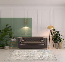 Green Blue And Tan Ombre Hand Woven Area Rug - 4' x 6'