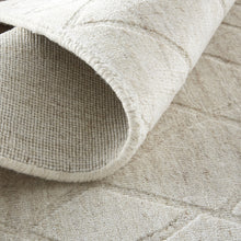 4' X 6' Ivory And Gray Striped Hand Woven Area Rug