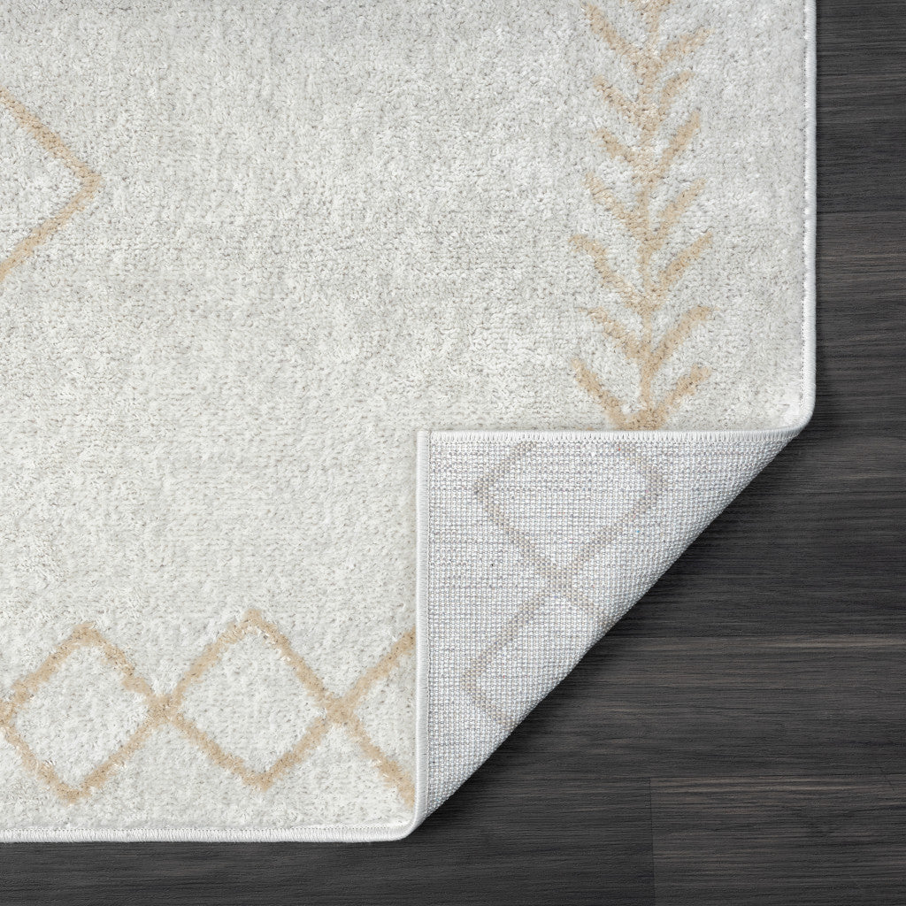 5' X 7' Cream Diamond Area Rug
