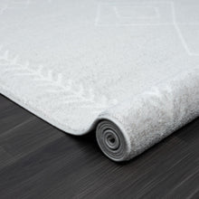 5' X 7' Cream Diamond Area Rug
