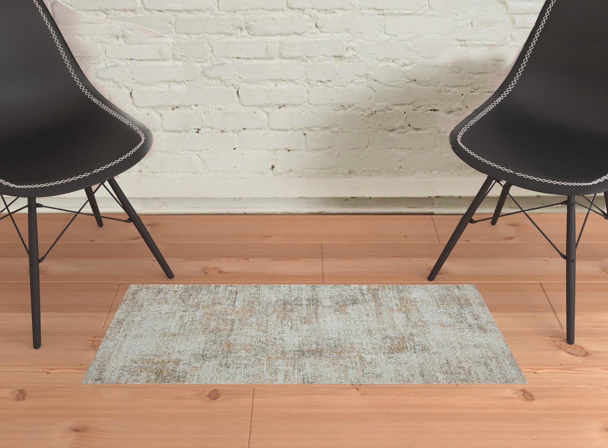 4' X 6' Gray Damask Distressed Area Rug