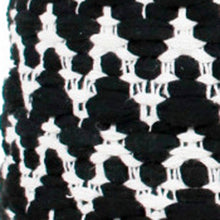 兩個 20 英寸 X 20 英寸黑色 V 形拉鍊滌綸抱枕一套