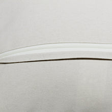 兩個 20 英寸 X 20 英寸黑色 V 形拉鍊滌綸抱枕一套